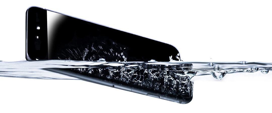 phone-water-ingress-ip-blog-1080x450.jpg